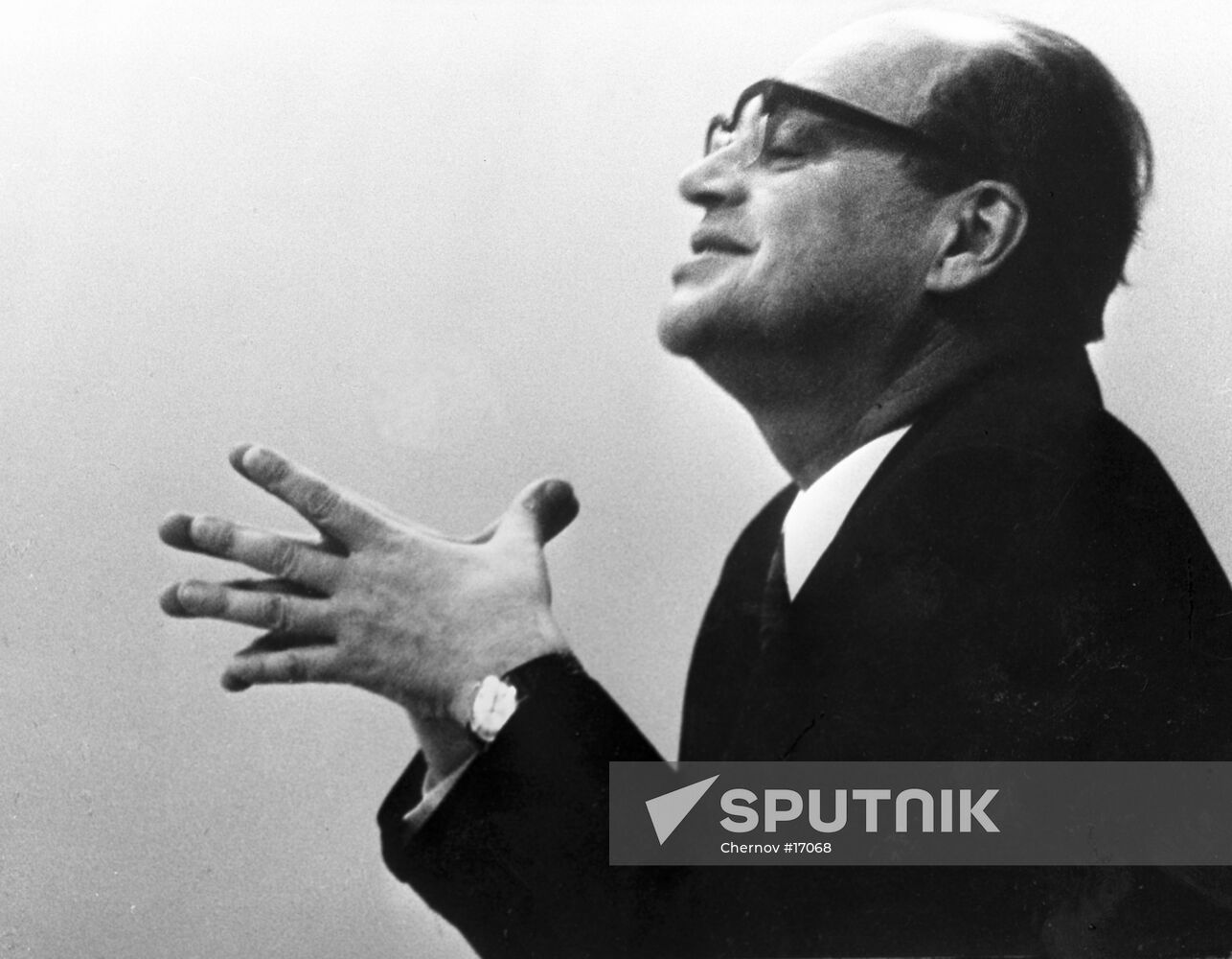 NIKOLAI BASOV NOBEL PRIZE WINNER QUANTUM ELECTRONICS