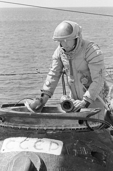 Cosmonaut Leonov in water landing training
