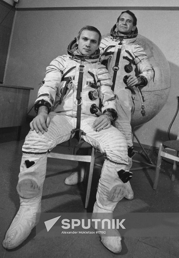 DZHANIBEKOV MAKAROV