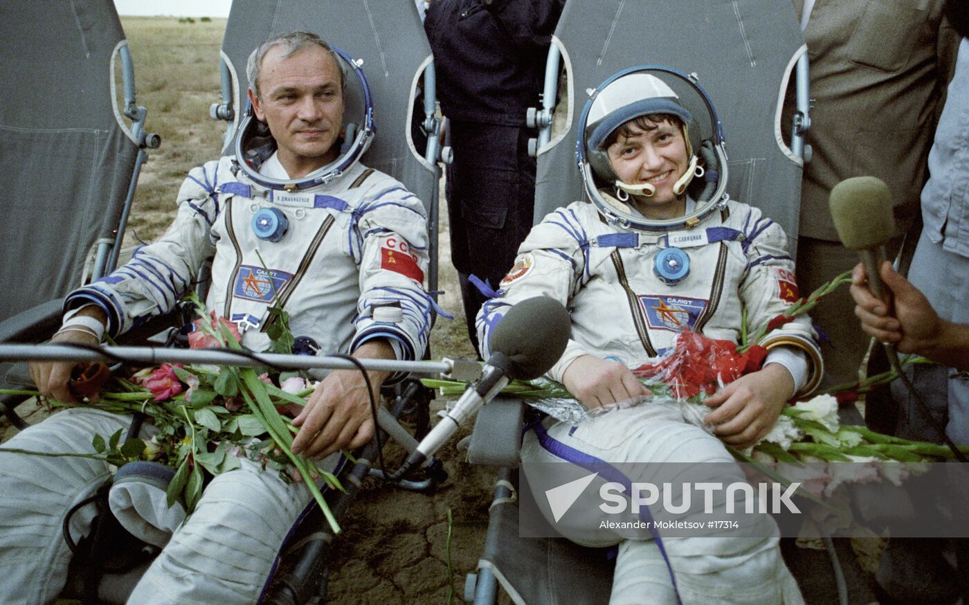 DZHANIBEKOV SAVITSKAYA SOYUZ-Т-12