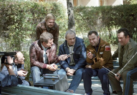 Pilots-Cosmonauts Vladimir Dzhanibekov and Georgy Grechko 