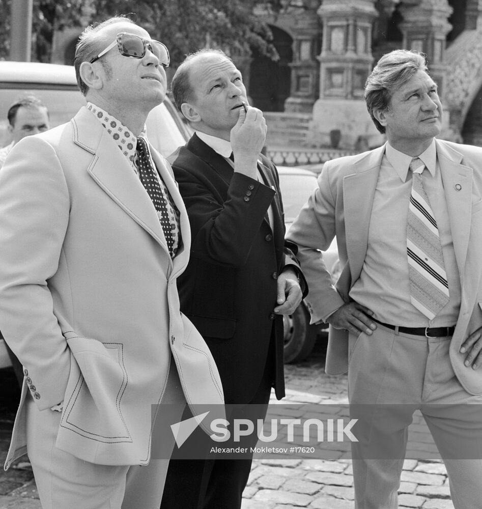 Leonov, Rukavishnikov and Filipchenko in the Red square