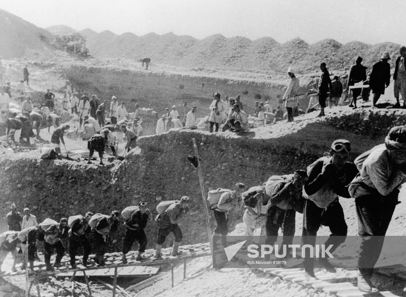 FERGANA CANAL CONSTRUCTION