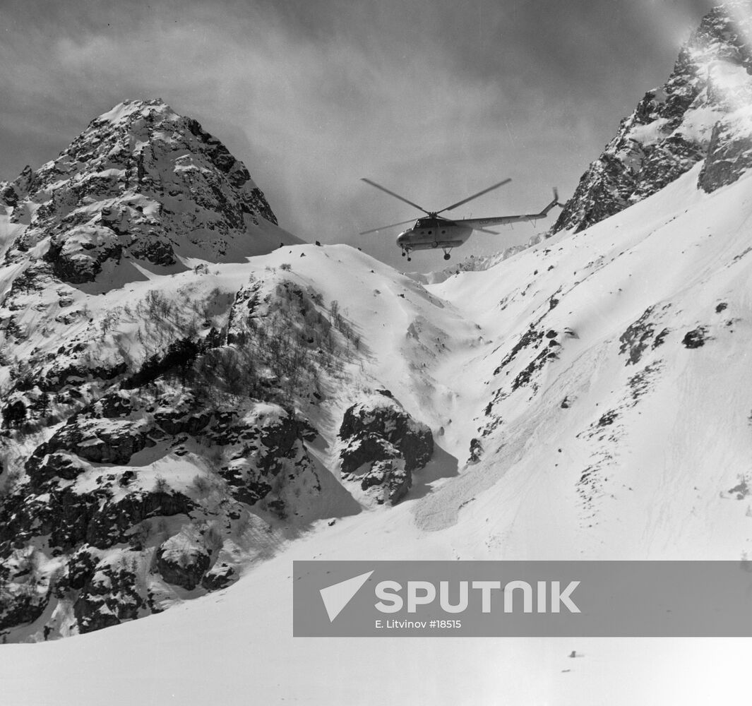 ELBRUS REGION HELICOPTER AVALANCHE