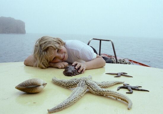 GIRL STARFISH EXAMINATION