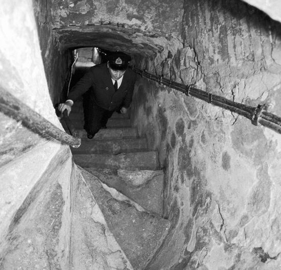 ESTONIA LIGHTHOUSE KYPU STEPS KEEPER