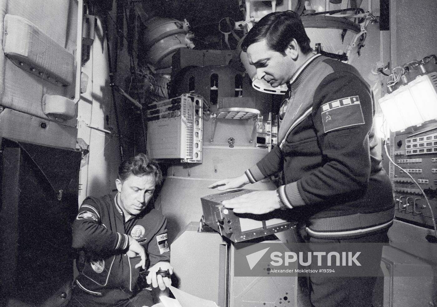 Cosmonauts Valery Bykovsky and Sigmund Jahn