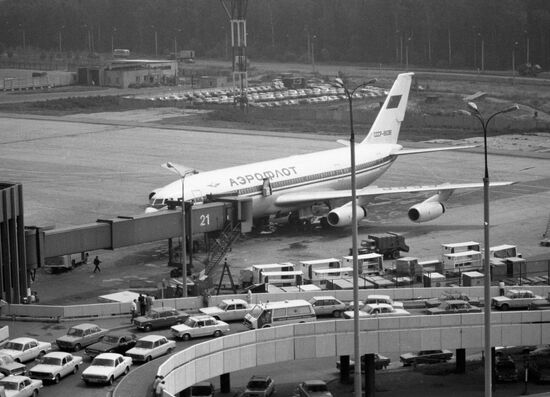 AIRCRAFT AIRPORT
