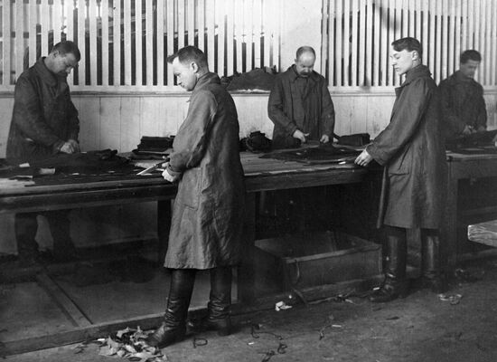 ROOM SEWING FACTORY PROFINTERN