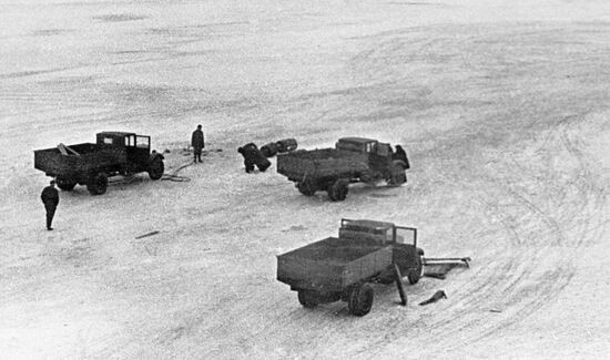 TRUCKS ICE KOLYMA GOLD FIELDS