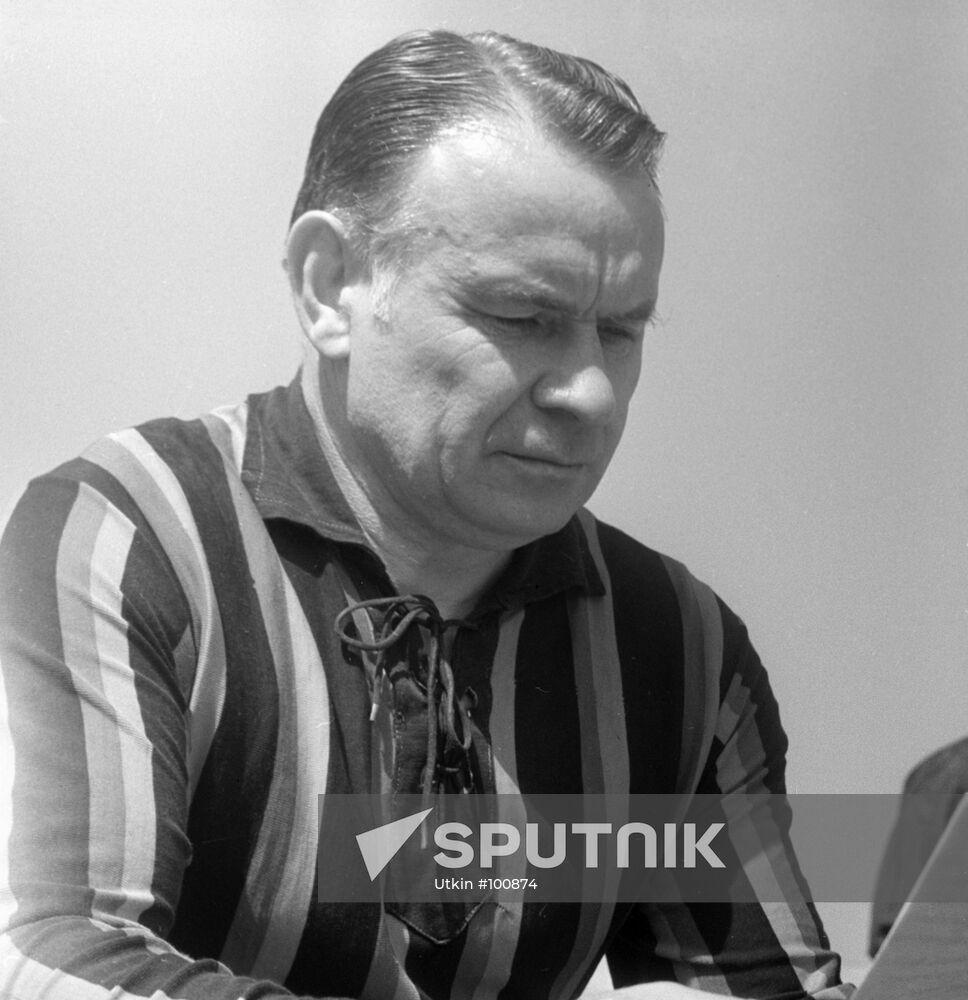BESKOV COACH DYNAMO