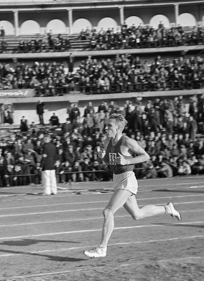 Soviet long-distance runner Vladimir Kuts