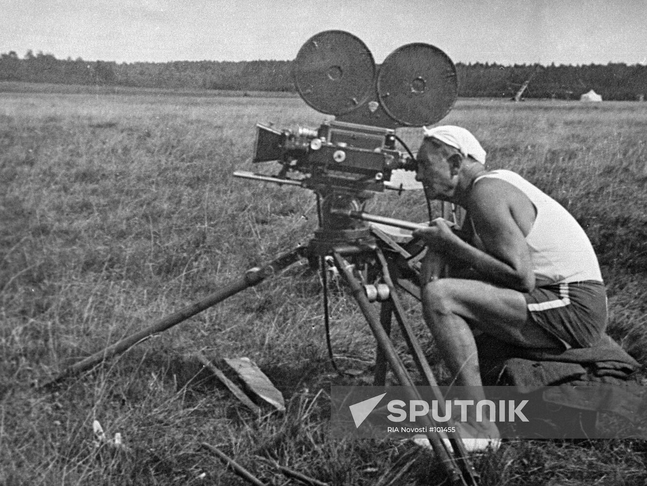 FILM DIRECTOR PUDOVKIN SHOOTING