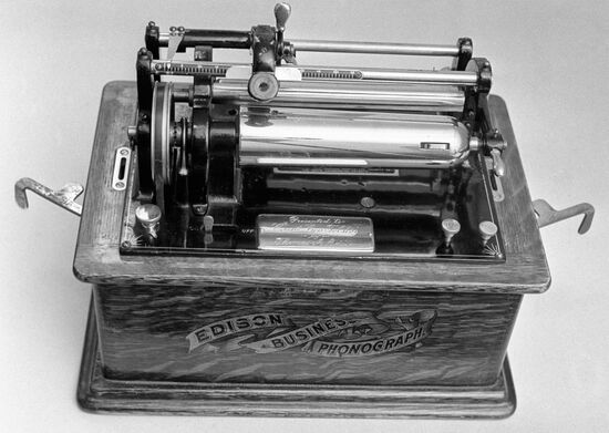 PHONOGRAPH 