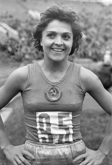Popova Running Champion 