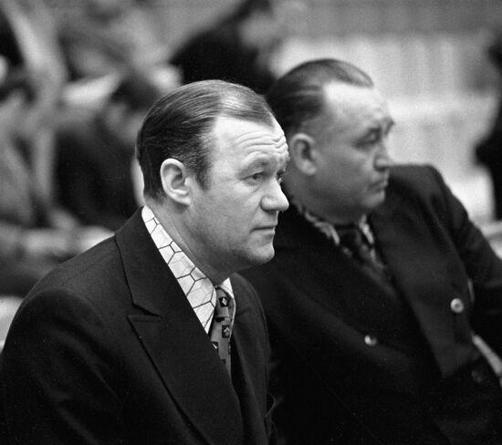 Izvestia Hockey Tournament Bobrov Coach 