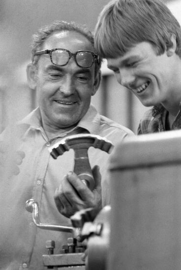 LATHE OPERATOR APPRENTICE PLANT