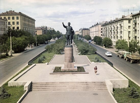 MONUMENT TO KIROV