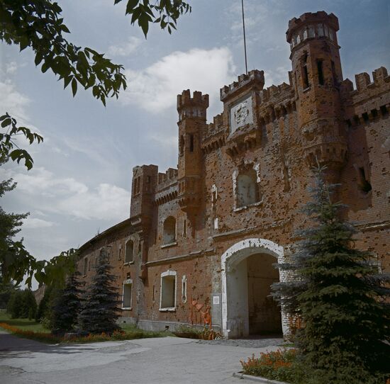 KHOLMSKIYE GATES BREST HERO FORTRESS 