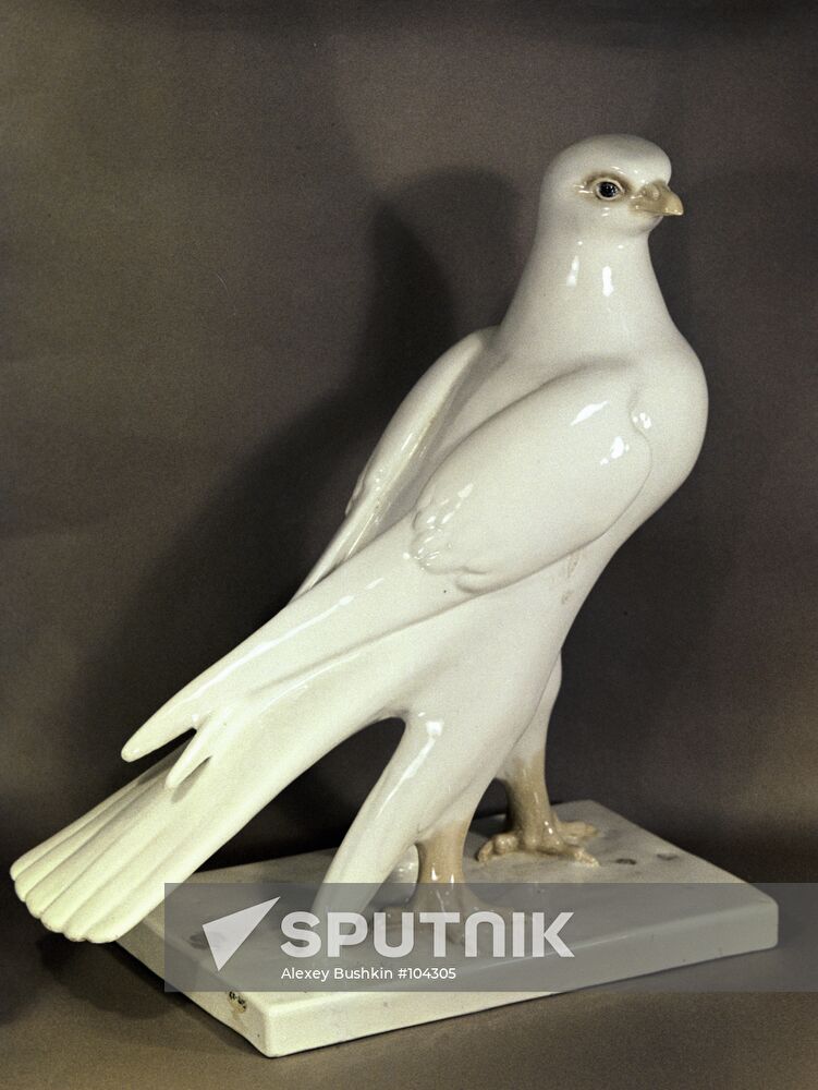 Falcon. Porcelain figurine