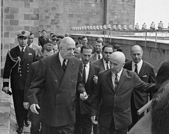 DE GAULLE VISIT MOSCOW UNIVERSITY PETROVSKY
