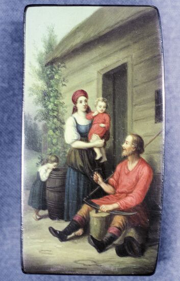 MINIATURE "A FARMER SHARPENING HIS SCYTHE" FEDOSKINO TOBACCO BO