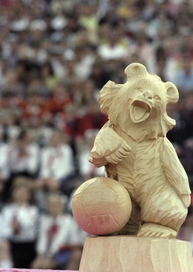 FIGURINE TEDDY BEAR PRIZE SOCCER