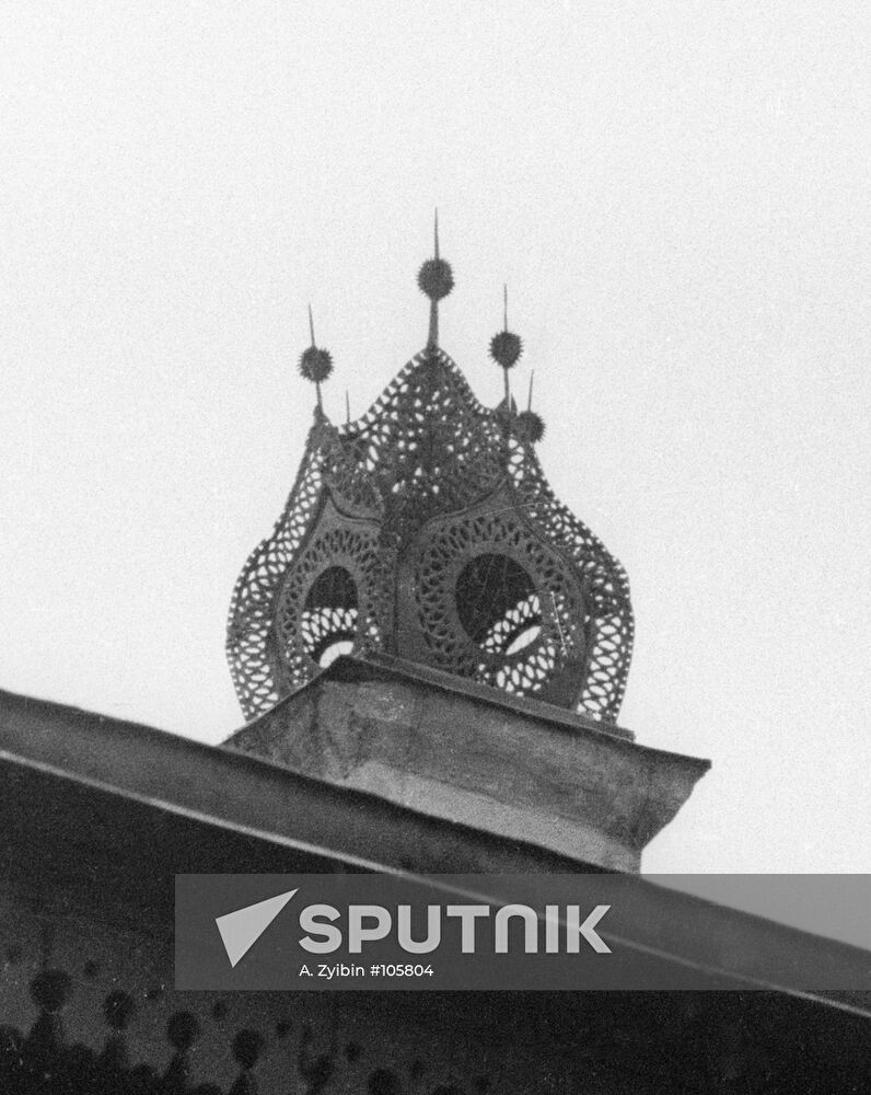 DWELLING ROOF ORNAMENT