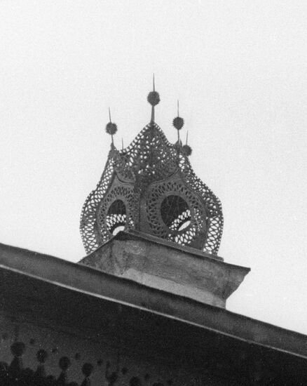 DWELLING ROOF ORNAMENT