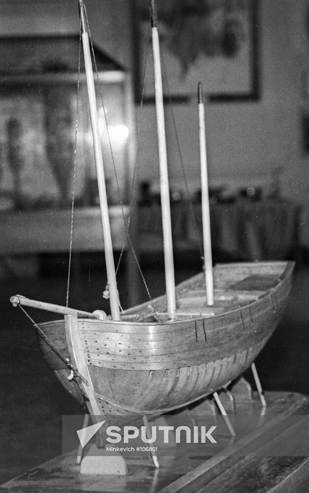BOAT 18TH CENTURY MODEL MUSEUM