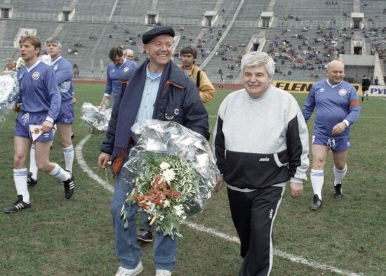 FOOTBALL POPOV LUZHKOV SENKEVICH 
