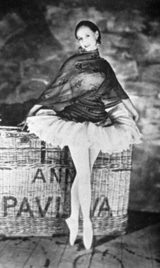 BALLERINA ANNA PAVLOVA 