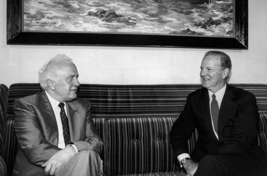 BAKER SHEVARDNADZE MEETING  