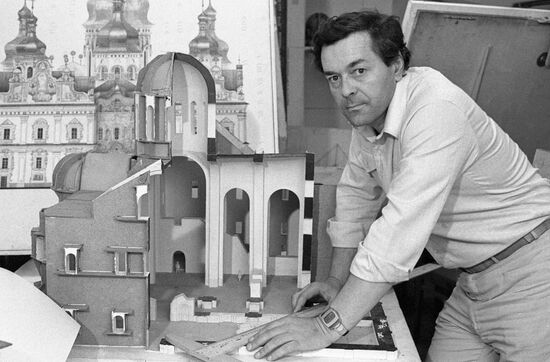 CATHEDRAL RESTORATION GRAUZIS SUPERVISOR