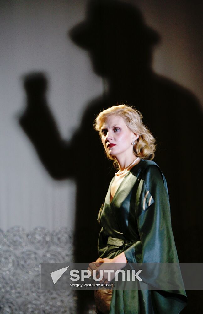 PLAY CHERRY ORCHARD MOSCOW ART THEATRE