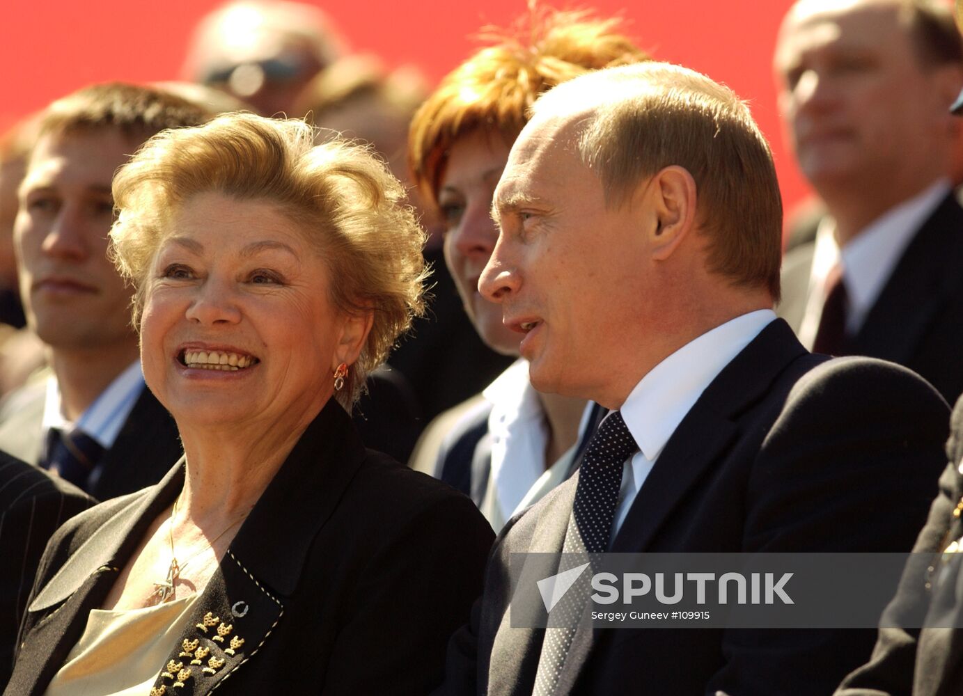 VLADIMIR PUTIN LARISA LATYNINA RUSSIA DAY