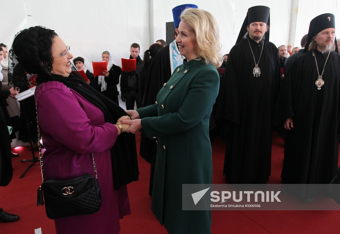 Svetlana Medvedev visits Madrid