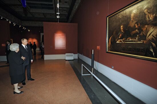 Vladimir Putin visits Pushkin Museum of Fine Arts