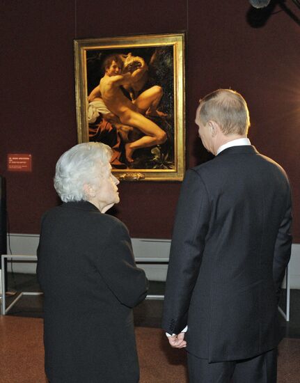 Vladimir Putin visits Pushkin Museum of Fine Arts