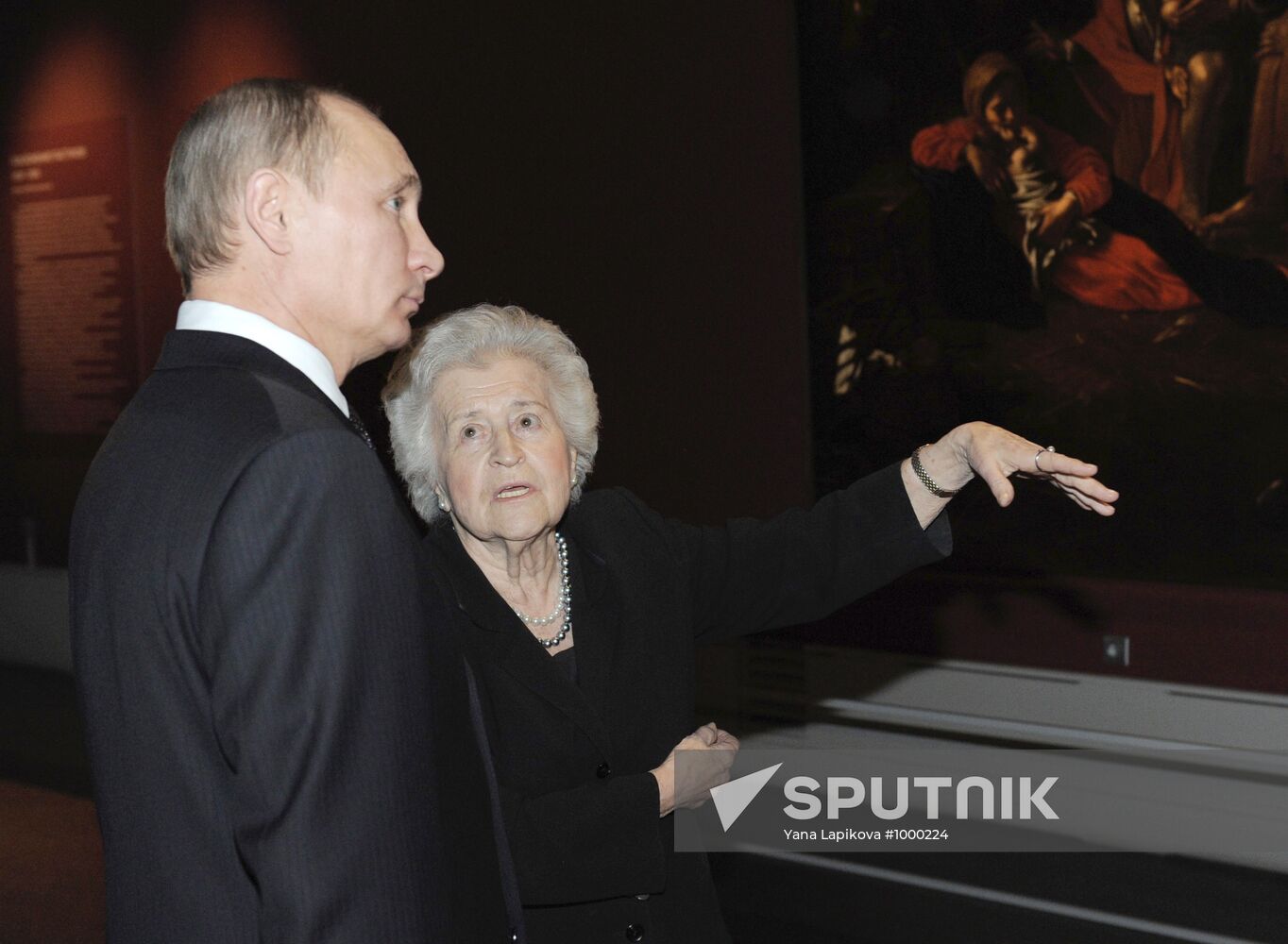 Vladimir Putin visits Pushkin Museum of Fine Arts