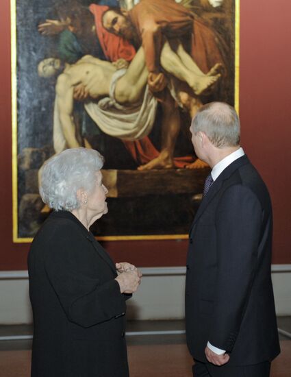 Vladimir Putin visits Pushkin Museum of Fine Arts