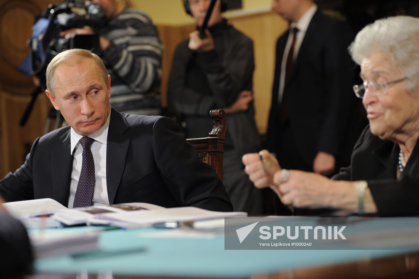 Vladimir Putin visits Pushkin Museum of Fine Arts