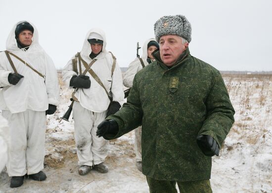 Officers' training in winter conditions on 41st military ground