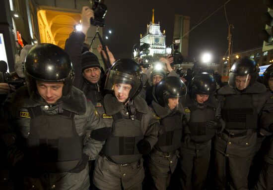 Unsanctioned rally on Triumphalny Square