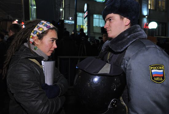 Unsanctioned rally on Triumphalny Square