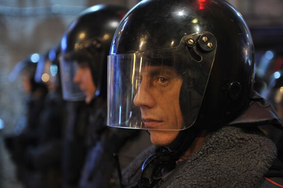 Unsanctioned rally on Triumphalny Square