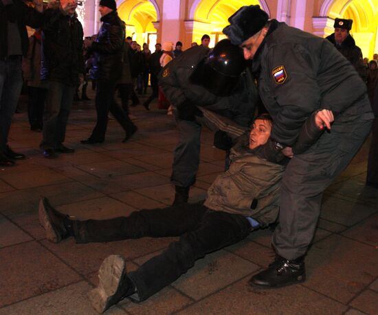 Protest rally at Gostinny Dvor metro station in St. Petersburg