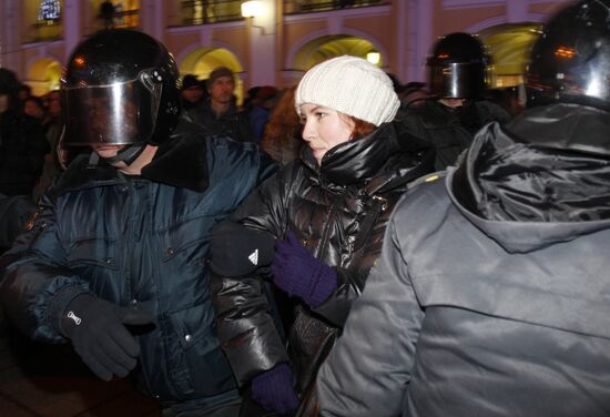 Protest rally at Gostinny Dvor metro station in St. Petersburg