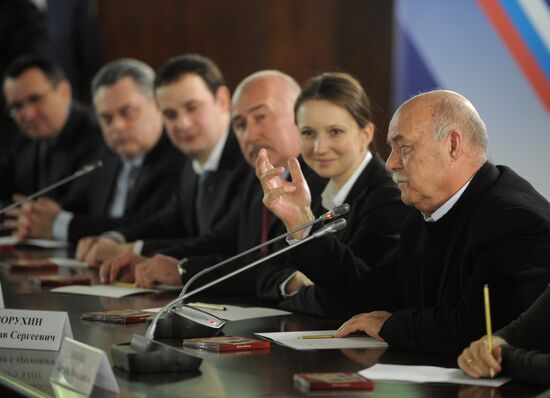 Vladimir Putin chairs All-Russia People's Front council meeting