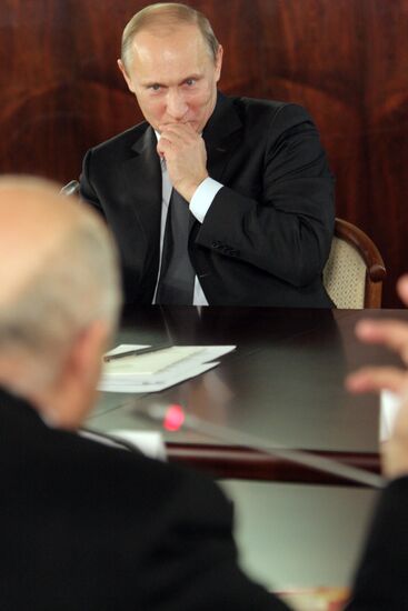 Vladimir Putin chairs All-Russia People's Front council meeting